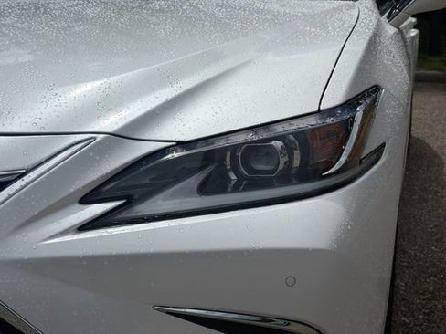 Used 2025 Lexus ES 350 w/ Premium Package FWD image 9