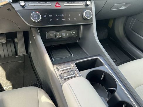 New 2026 Hyundai Sonata SEL FWD image 17