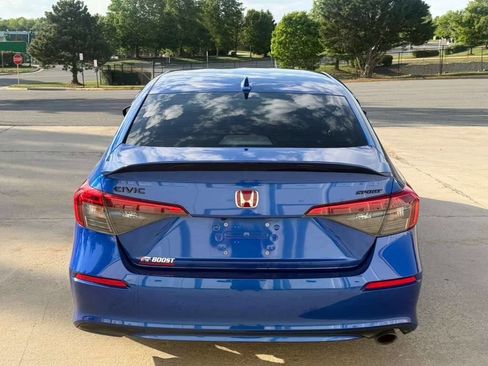 Used 2022 Honda Civic Sport image 4