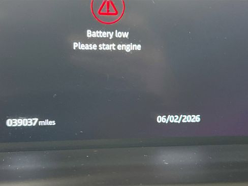 Used 2020 Land Rover Range Rover HSE image 12