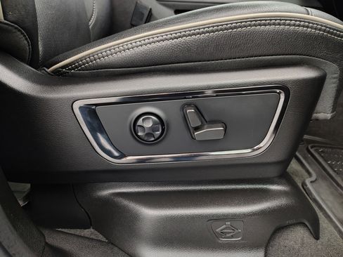 Used 2022 RAM 1500 Limited w/ Body Color Bumper Group image 35