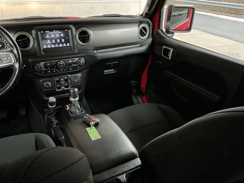 Used 2021 Jeep Wrangler Unlimited Sahara image 16