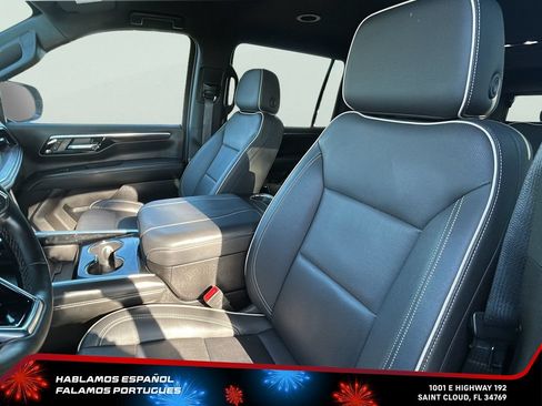 Certified 2025 Chevrolet Suburban Premier RWD image 15