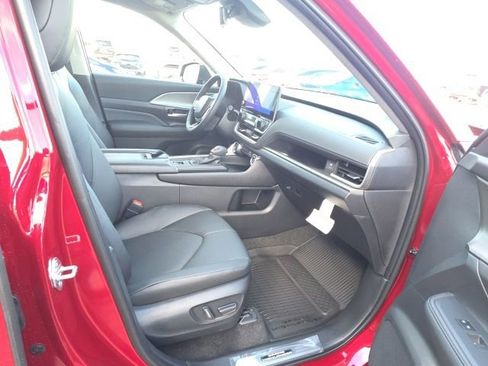 New 2026 Toyota Grand Highlander XLE image 10