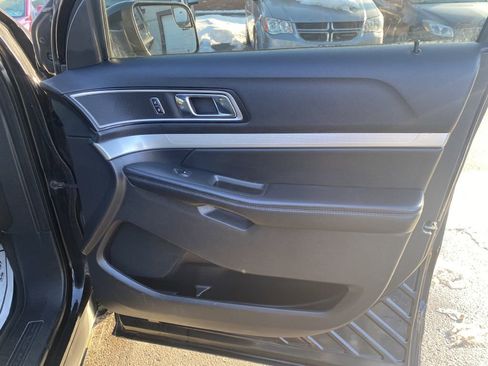 Used 2016 Ford Explorer XLT w/ Equipment Group 202A image 24