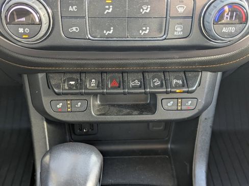 Used 2022 GMC Canyon AT4 w/ Trailering Package image 39