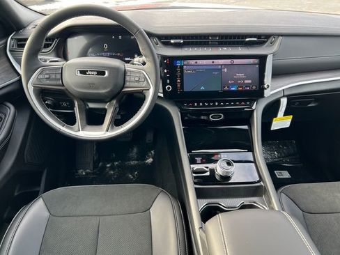 New 2026 Jeep Grand Cherokee Altitude image 3