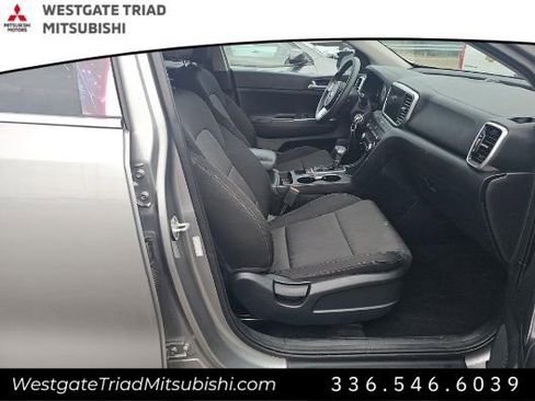 Used 2021 Kia Sportage LX image 9