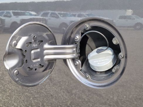 Used 2023 RAM 2500 Tradesman w/ Chrome Appearance Group image 28