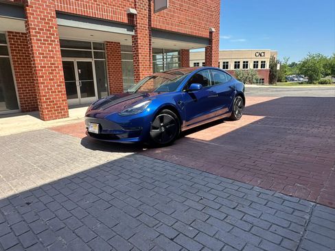 Used 2022 Tesla Model 3 Long Range AWD/4WD image 3
