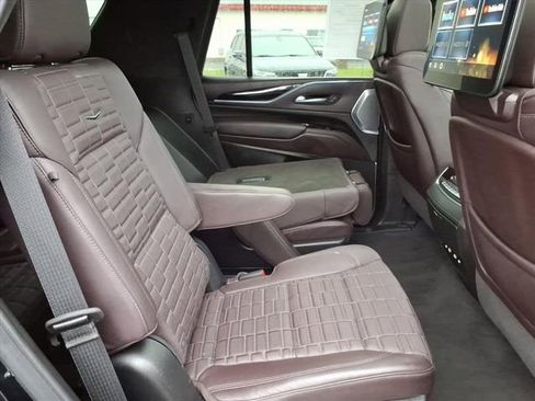 Certified 2024 Cadillac Escalade Sport Platinum w/ LPO, ONYX Package AWD/4WD image 23