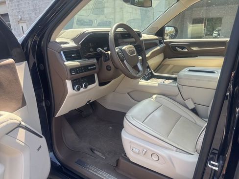 Used 2023 GMC Yukon Denali w/ LPO, Floor Liner Package image 9