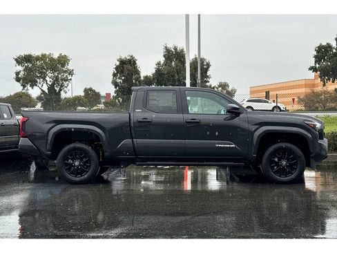 New 2026 Toyota Tacoma SR5 image 3