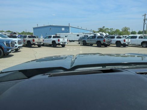Used 2022 GMC Sierra 2500 Denali w/ Denali Black Diamond Edition AWD/4WD image 23