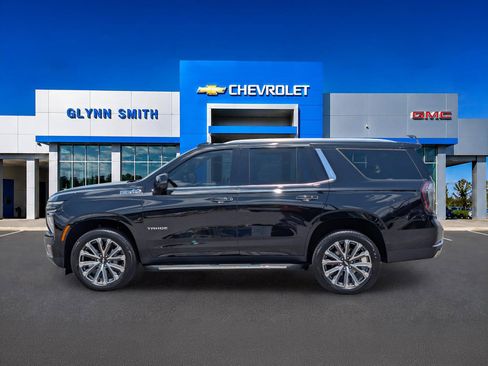 Used 2025 Chevrolet Tahoe High Country AWD/4WD image 13