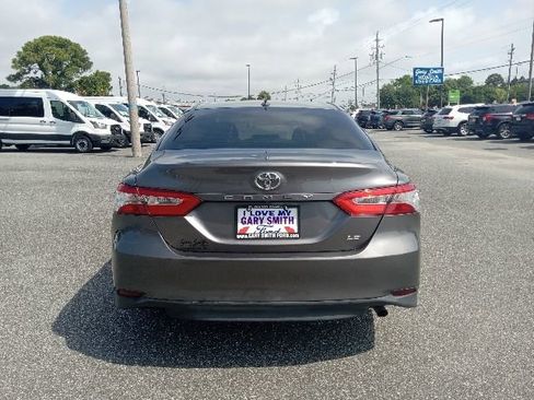 Used 2020 Toyota Camry LE FWD image 6