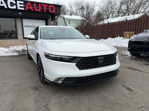 Used 2023 Honda Accord Touring image 4