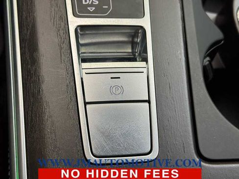 Used 2020 Audi S6 Prestige w/ Prestige Package image 32