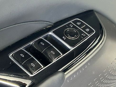Used 2024 Cadillac Lyriq Luxury AWD/4WD image 34