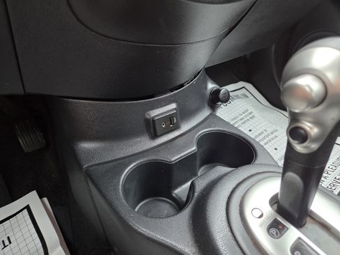 Used 2017 Nissan Versa SV image 28