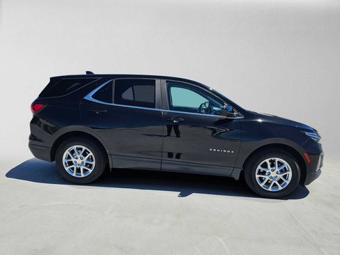 Used 2022 Chevrolet Equinox LT FWD image 2