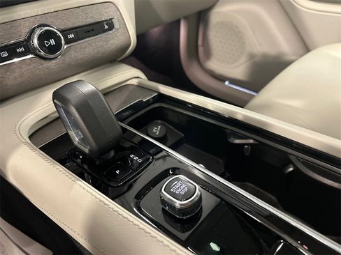 Certified 2023 Volvo XC90 B6 Plus w/ Protection Package Premier image 18