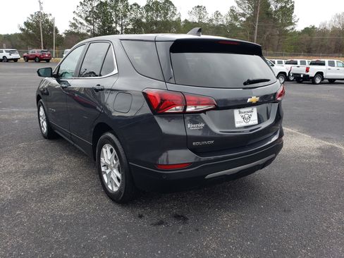 Used 2022 Chevrolet Equinox LT w/ Driver Convenience Package image 4