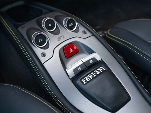 Used 2012 Ferrari 458 Italia Coupe RWD image 48