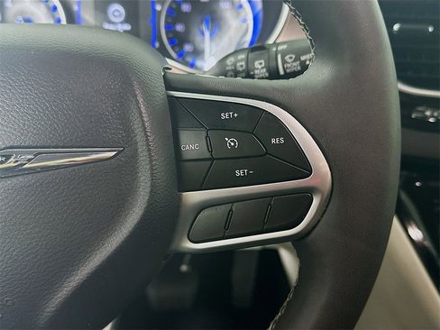 Used 2024 Chrysler Voyager LX image 26