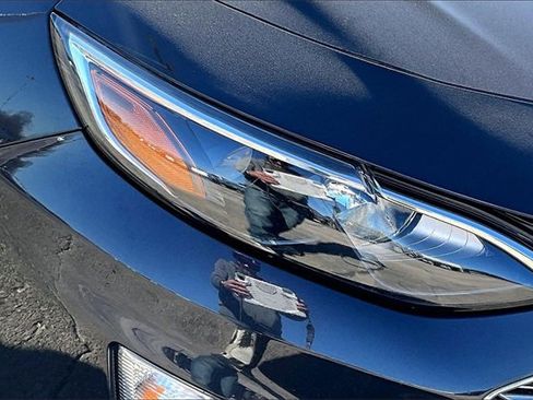 Used 2023 Chevrolet Malibu LT image 32