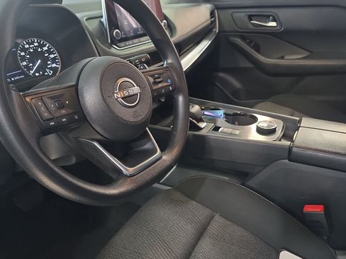 Used 2024 Nissan Rogue SV AWD/4WD image 14