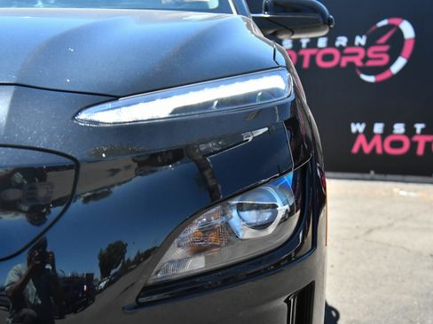 Used 2023 Hyundai Kona SE w/ Cargo Package FWD image 11