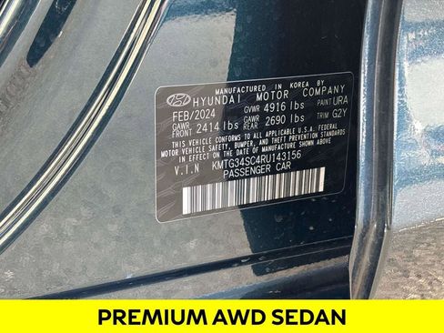 Used 2024 Genesis G70 2.5T image 32