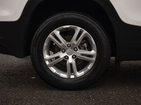 Used 2023 GMC Terrain SLE w/ Driver Convenience Package image 26