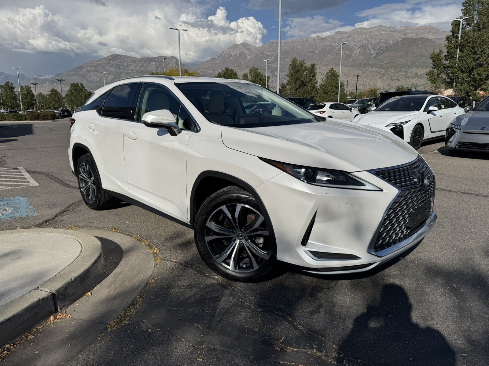 Used 2020 Lexus RX 350 AWD w/ Premium Package image 2