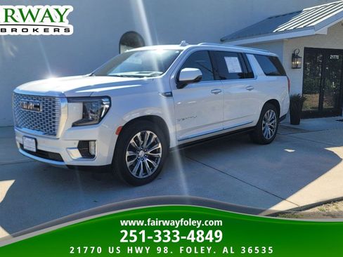 Used 2021 GMC Yukon XL Denali image 1