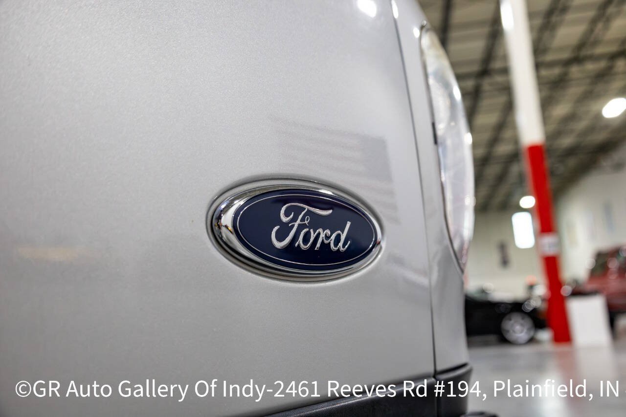 Used 2001 Ford F150 Lightning RWD image 25