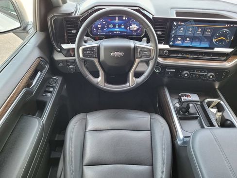 Used 2023 Chevrolet Silverado 1500 RST w/ Redline Edition AWD/4WD image 11