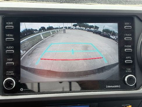 Used 2022 Toyota Tacoma TRD Sport w/ Technology Package image 10