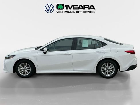 Used 2025 Toyota Camry LE image 2