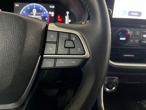 Used 2025 Toyota Grand Highlander AWD image 59