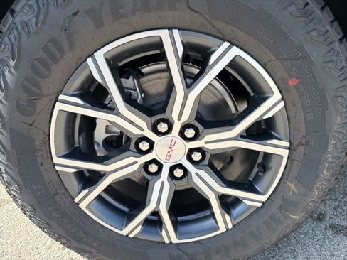 New 2026 GMC Acadia AT4 w/ Super Cruise Package AWD/4WD image 9
