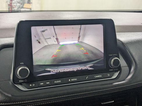 Used 2023 Nissan Rogue S AWD/4WD image 16