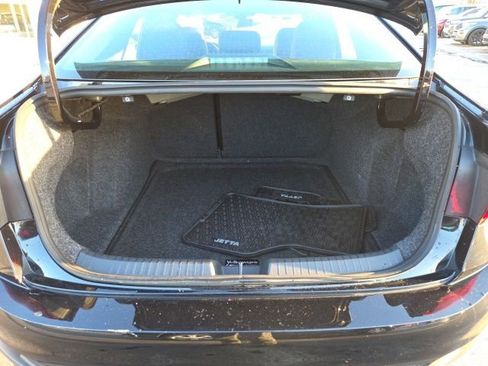 Certified 2022 Volkswagen Jetta Sport image 24