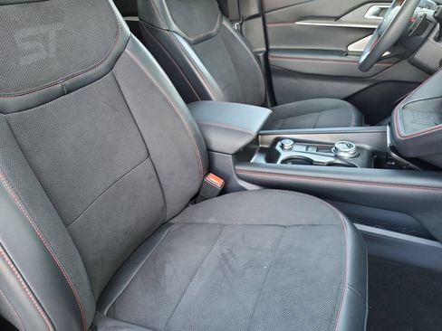 Used 2025 Ford Explorer ST AWD/4WD image 19