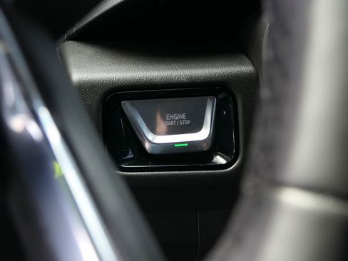 Used 2025 GMC Yukon XL Denali RWD image 17