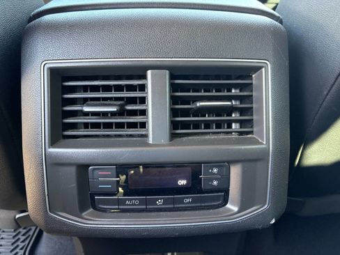 Used 2019 Volkswagen Atlas SE w/ Towing Package image 11