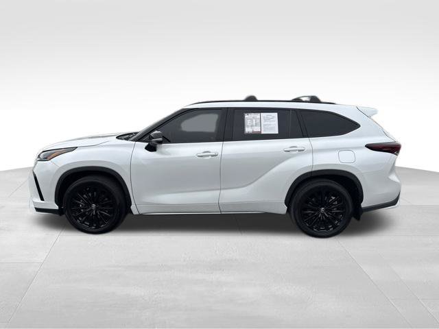 Used 2024 Toyota Highlander XSE AWD/4WD image 2