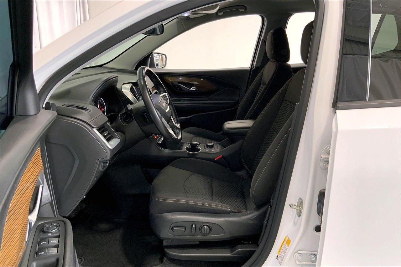 Used 2020 GMC Terrain SLE w/ Driver Convenience Package FWD image 15