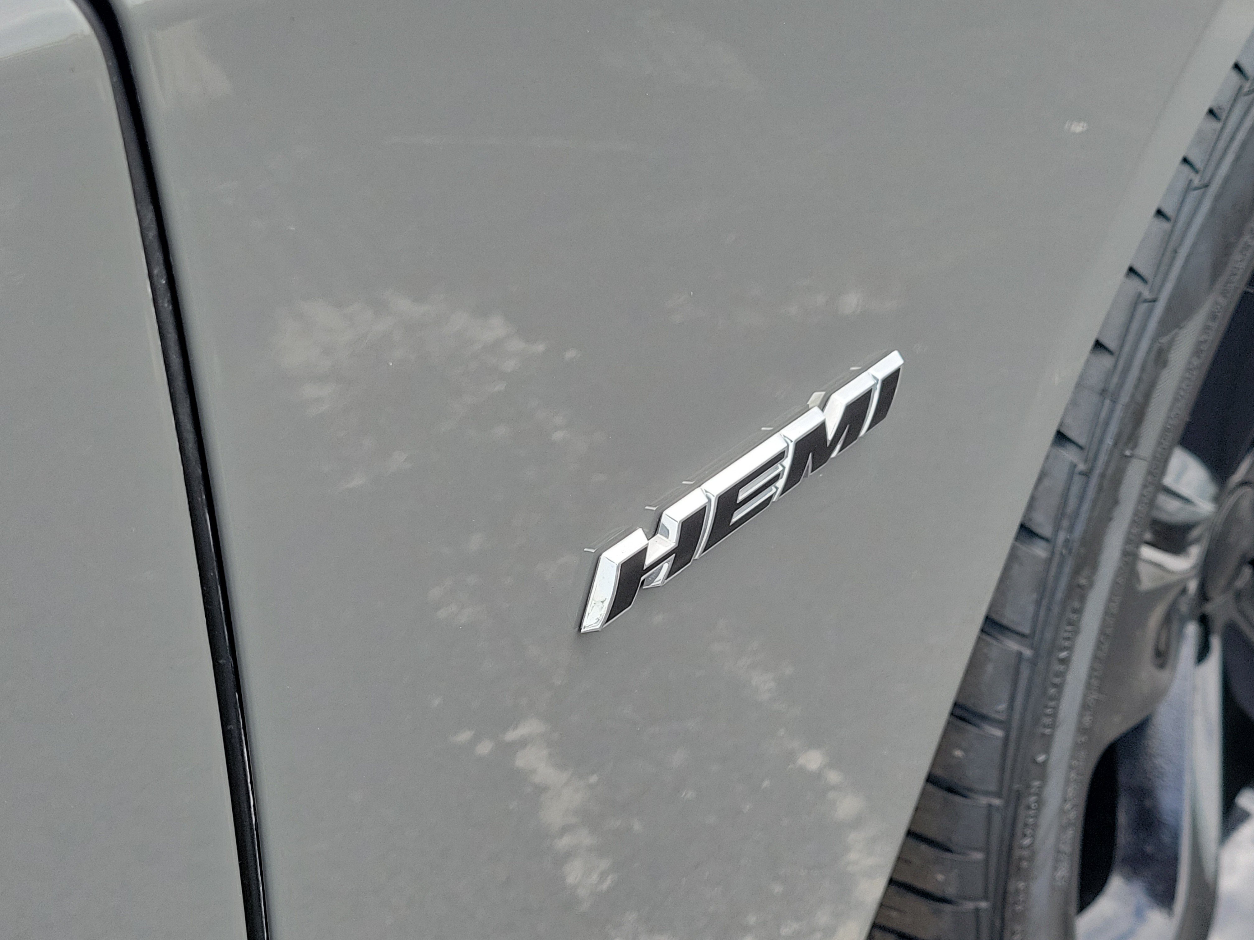 Used 2017 Dodge Challenger R/T RWD image 5